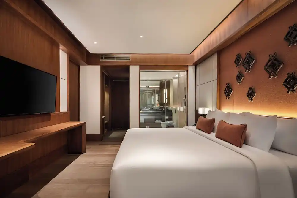 Bali Beach Hotel hotel and room in Bali